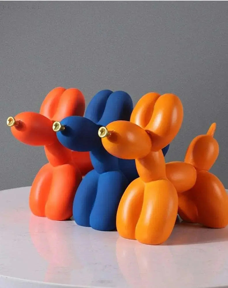 Moderne Ballonhund Skulptur i Epoxyharpiks med Gylden Næb