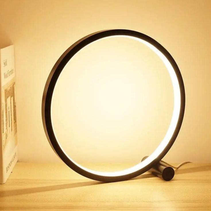 Dimmbar LED Touch Bordlampe i Aluminium - Justerbar Lysstyrke, Moderne Design
