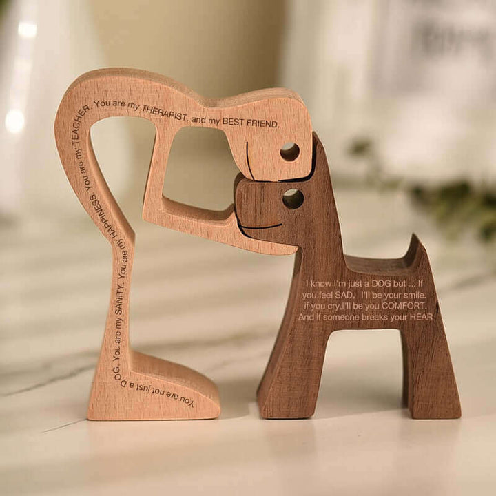 Håndskåret Trædyr Ornament i Naturligt Træ
