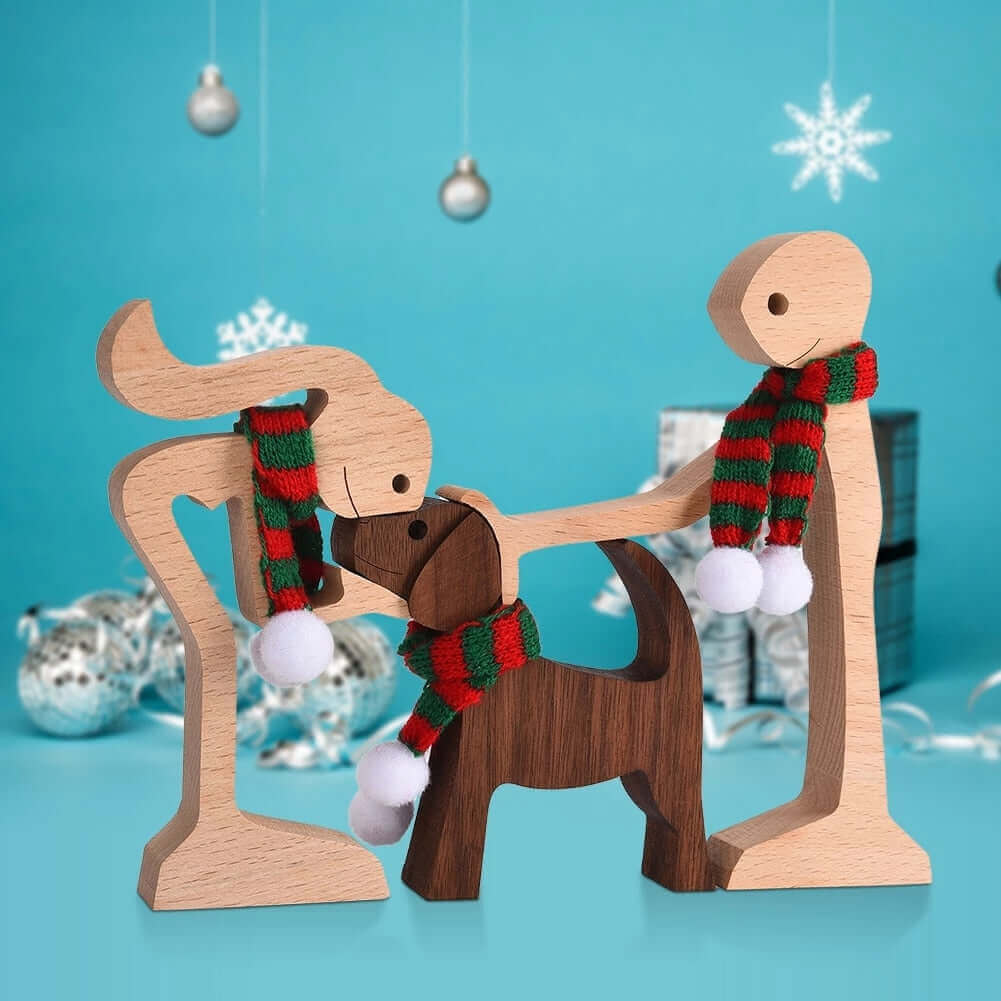 Håndskåret Trædyr Ornament i Naturligt Træ