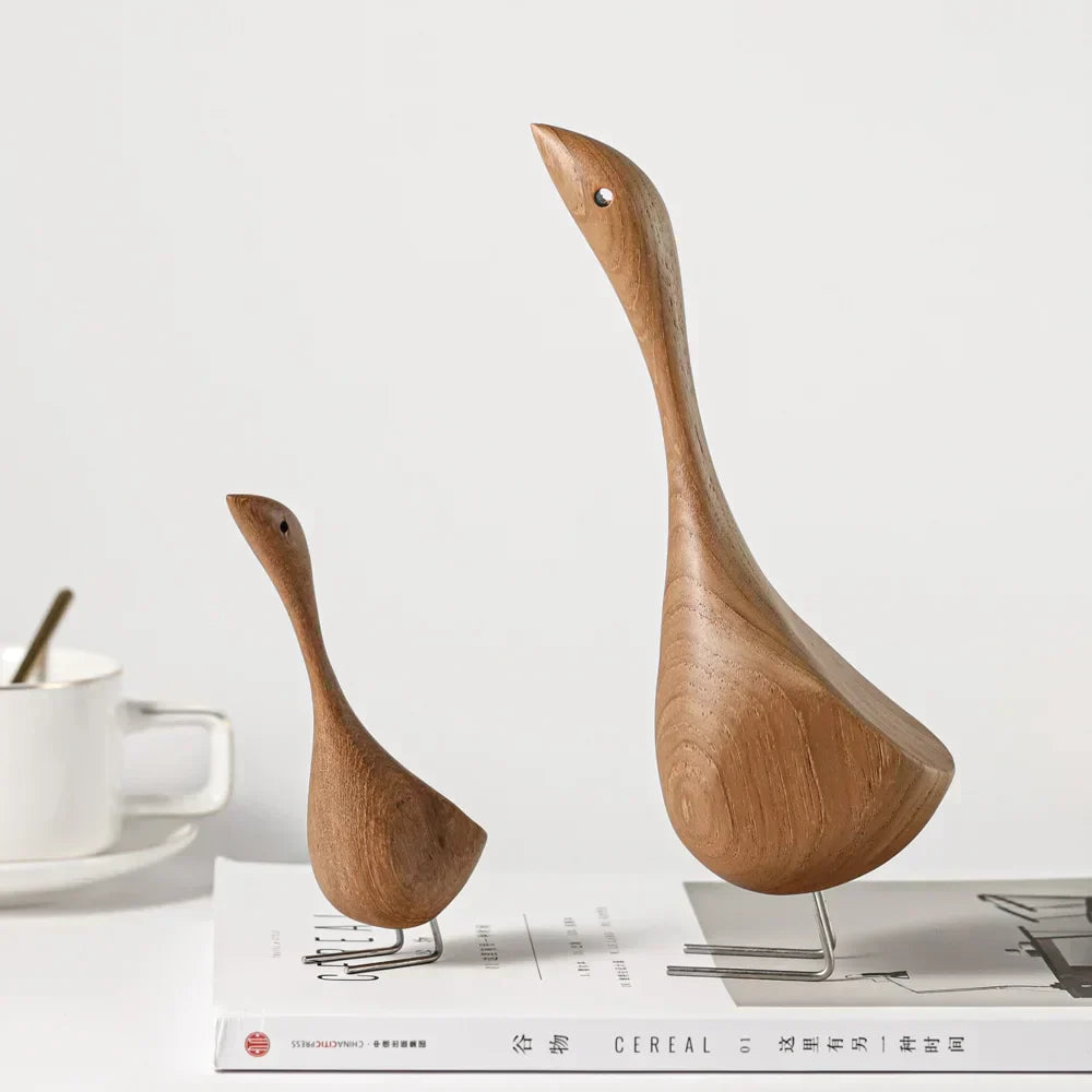 Elegant Teaktræ Gåse Figur med Minimalistisk Design