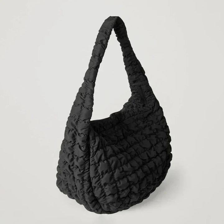 Rummelig X-Large Quilted Skuldertaske i Nylon