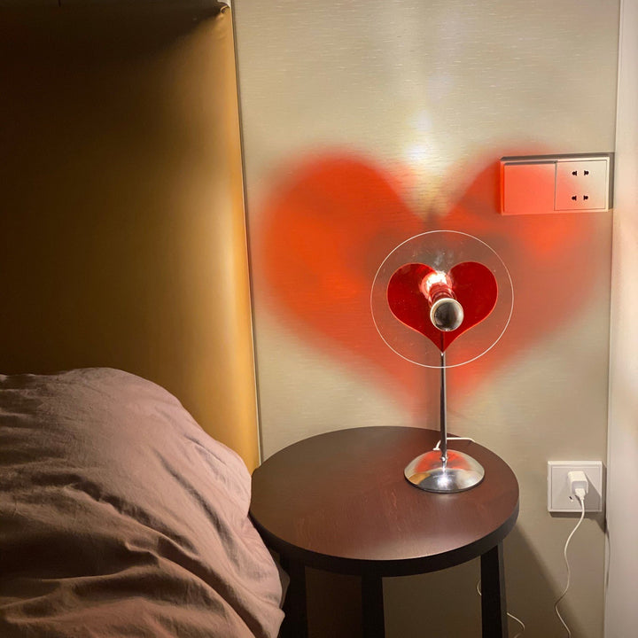 Genopladelig LED Bordlampe med Metal Skærm og Touch-Kontrol