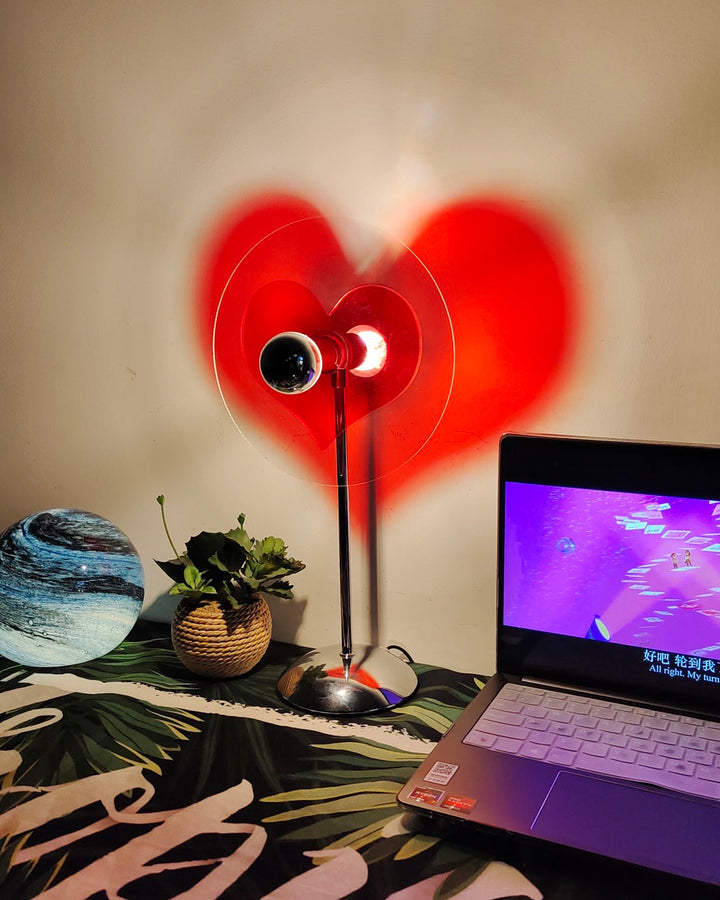 Genopladelig LED Bordlampe med Metal Skærm og Touch-Kontrol
