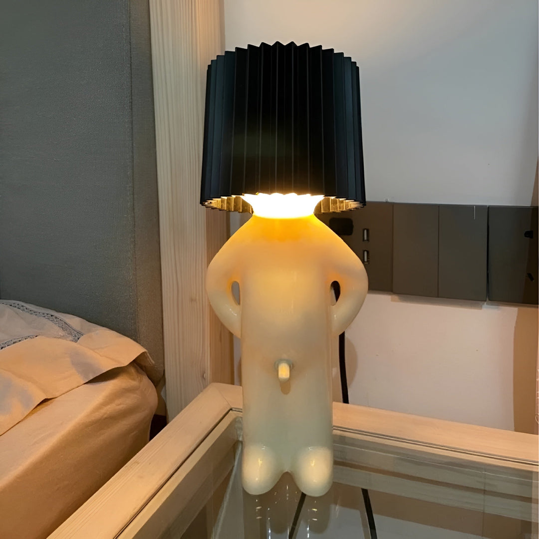 LED Bordlampe med Skørt Design og Energivenlig Funktionalitet