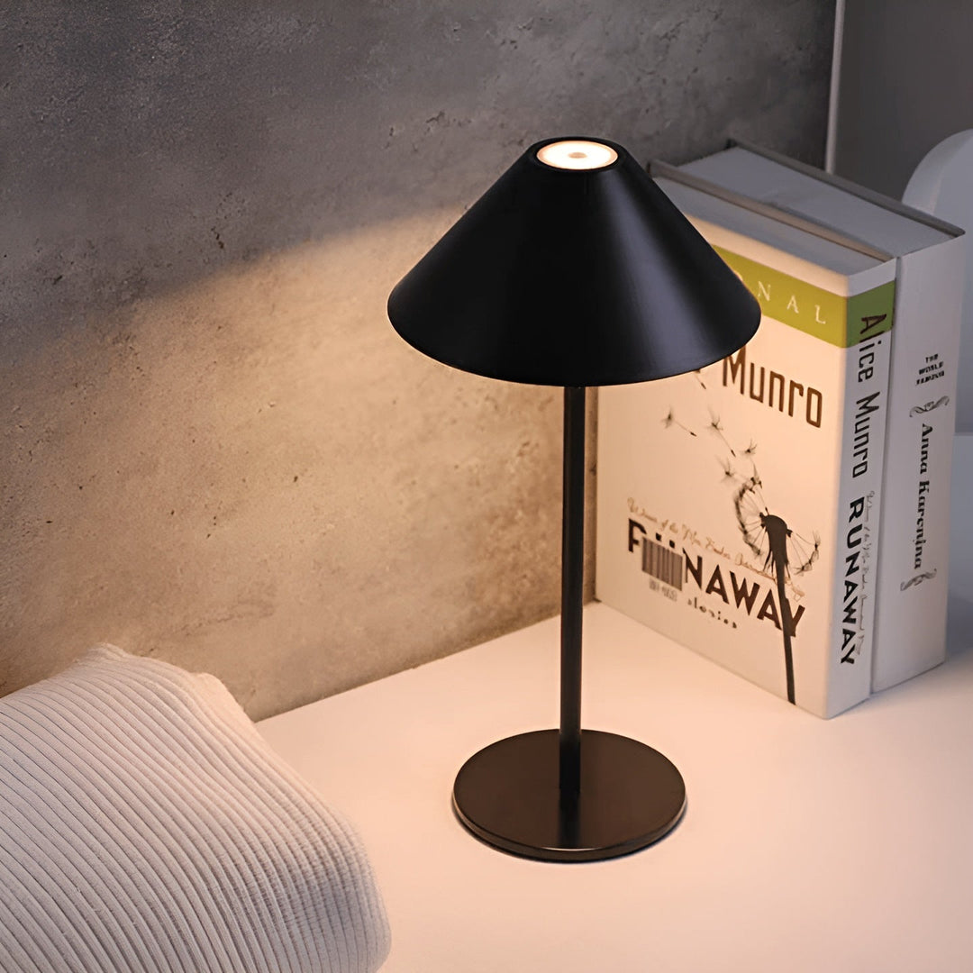 Dæmpbar Kegleformet LED Bordlampe med Touch-Kontrol