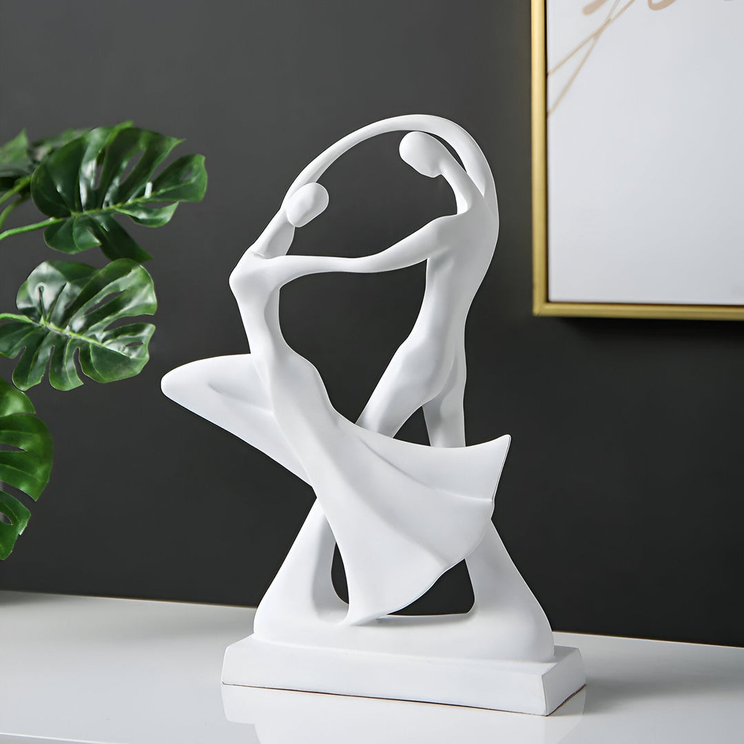 Elegant Harpiks Skulptur af Dansende Par i Sort og Hvid