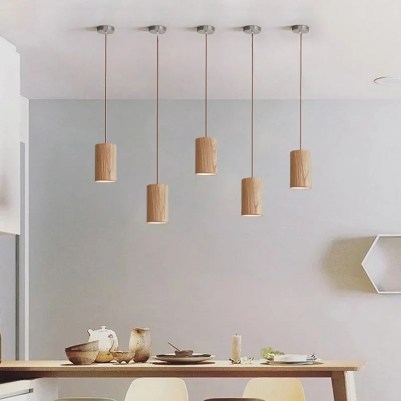 Justerbar Træ Pendellampe i Skandinavisk Design