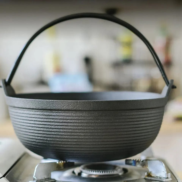Støbejern Wok med Trælåg og Dobbelt Håndtag