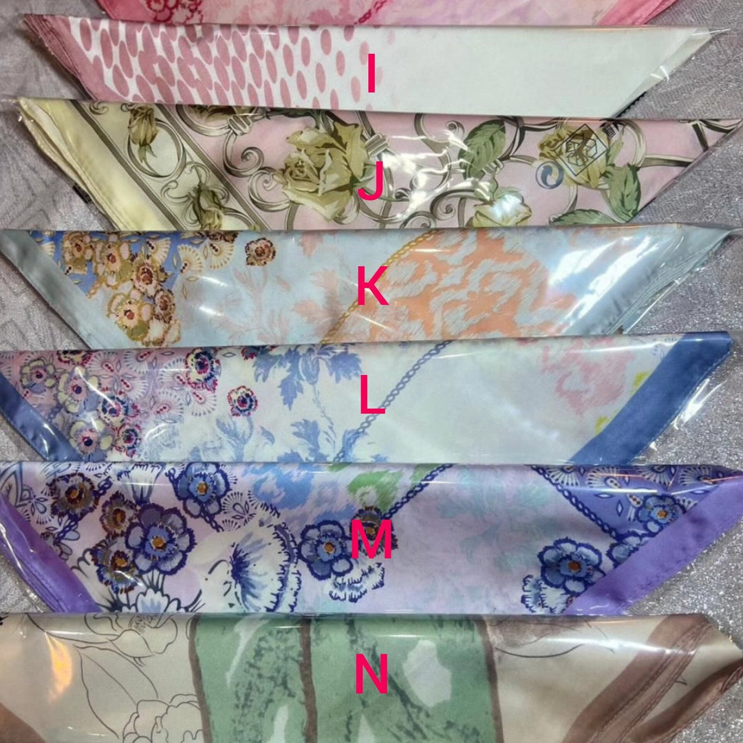 Silke Satin Tørklæde 70x70 cm - Elegant Kvadratisk Design