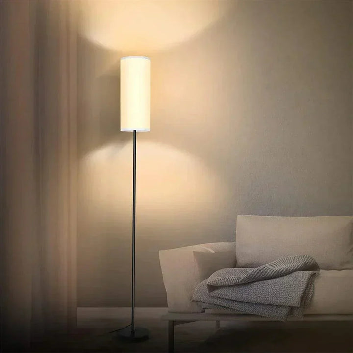 Moderne Sort Jern Gulvlampe med Stofskærm og LED Belysning