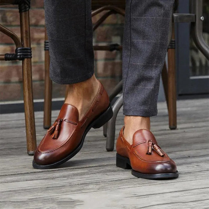 Loafers til mænd med kvast-detalje
