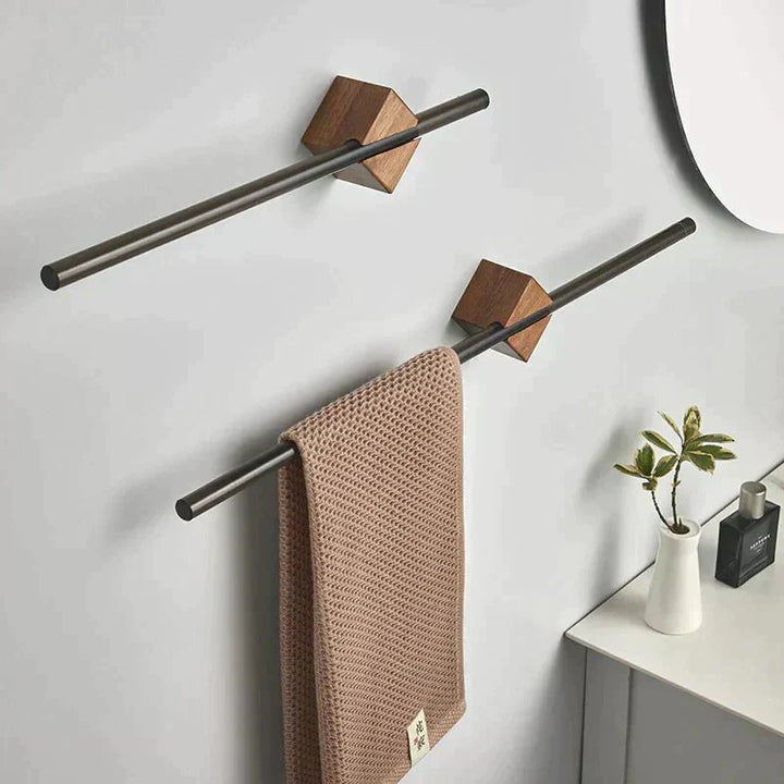 Stål Håndklædeholder med Elegant Træfinish