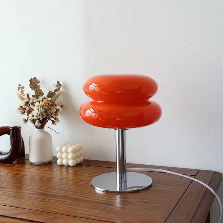 Elegant Glas Bordlampe med Metalfinish og Blødt Lys