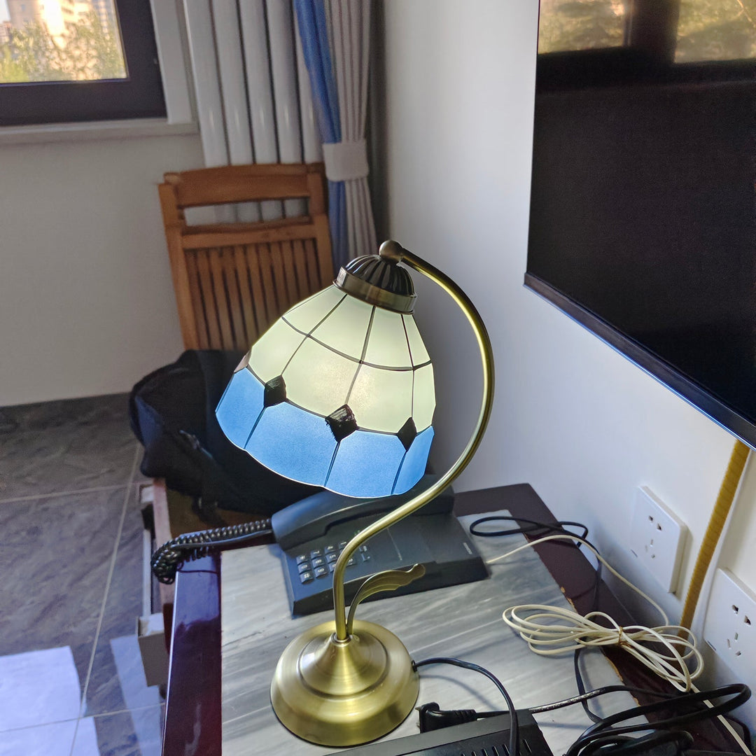 Elegant Blomster Bordlampe i Hvid og Blå med Guld Finish