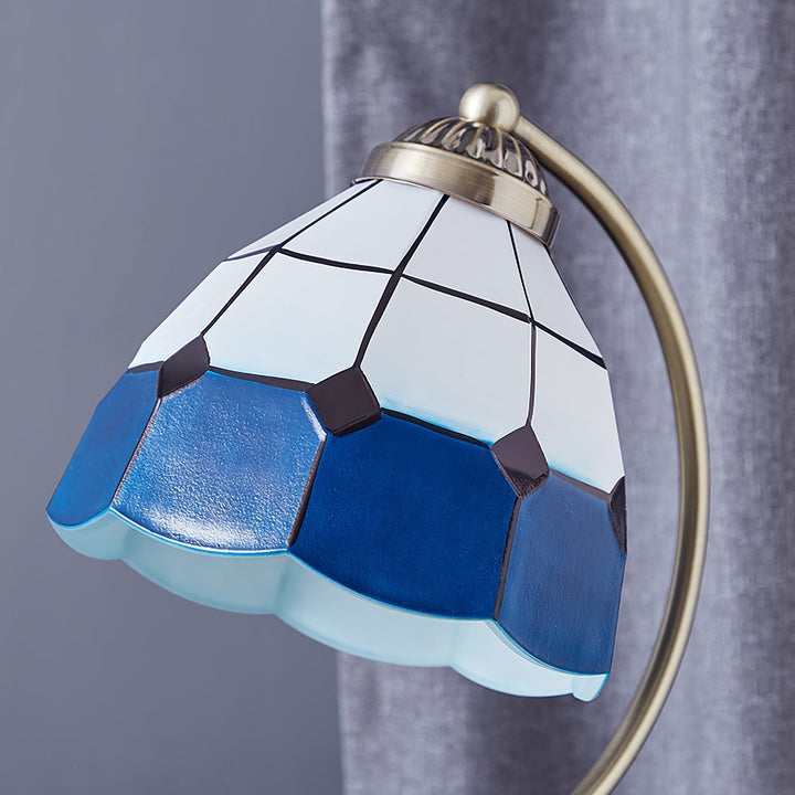 Elegant Blomster Bordlampe i Hvid og Blå med Guld Finish
