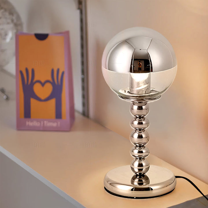 Minimalistisk Chrome Bordlampe med Transparent Glas Skærm
