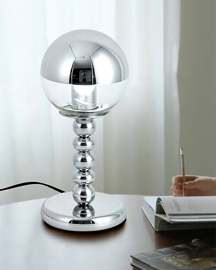 Minimalistisk Chrome Bordlampe med Transparent Glas Skærm