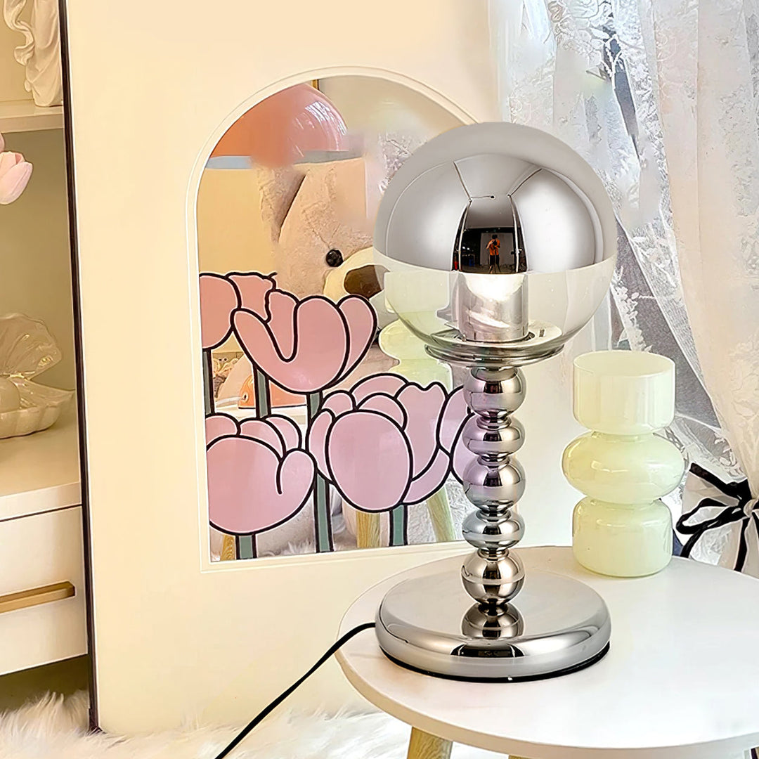 Minimalistisk Chrome Bordlampe med Transparent Glas Skærm