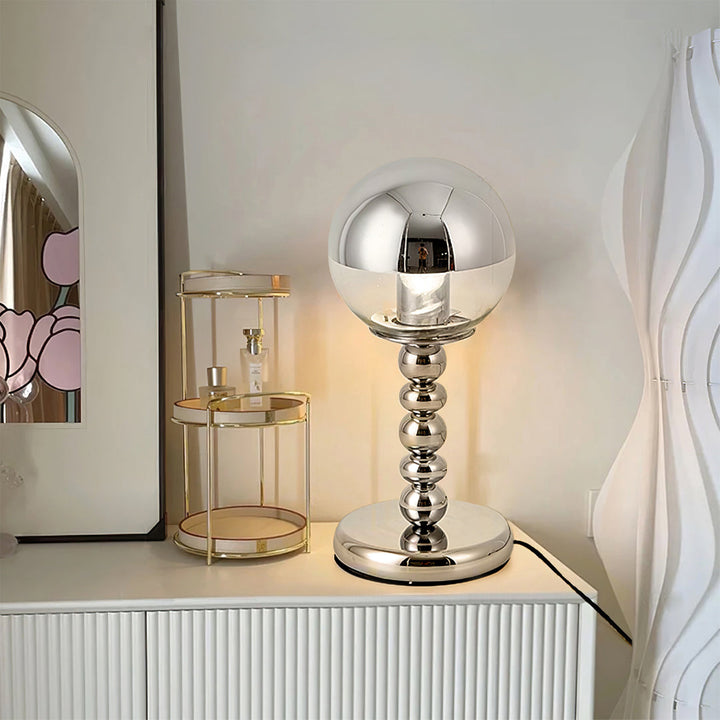 Minimalistisk Chrome Bordlampe med Transparent Glas Skærm