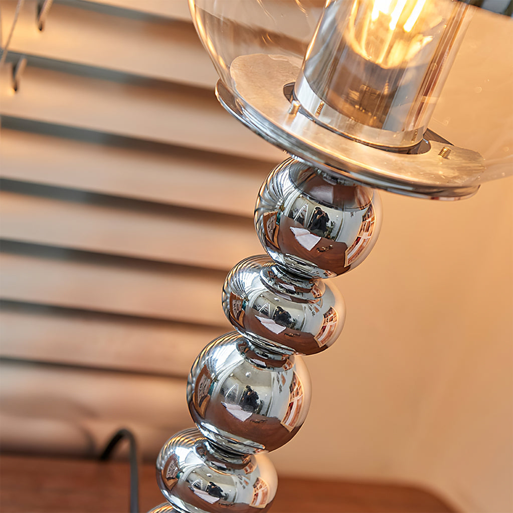 Minimalistisk Chrome Bordlampe med Transparent Glas Skærm