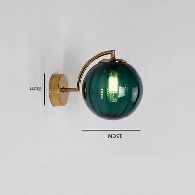 Farvet Glas LED Væglampe i Skandinavisk Design