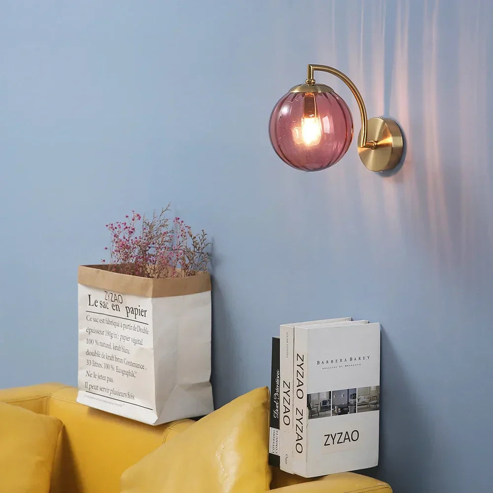 Farvet Glas LED Væglampe i Skandinavisk Design