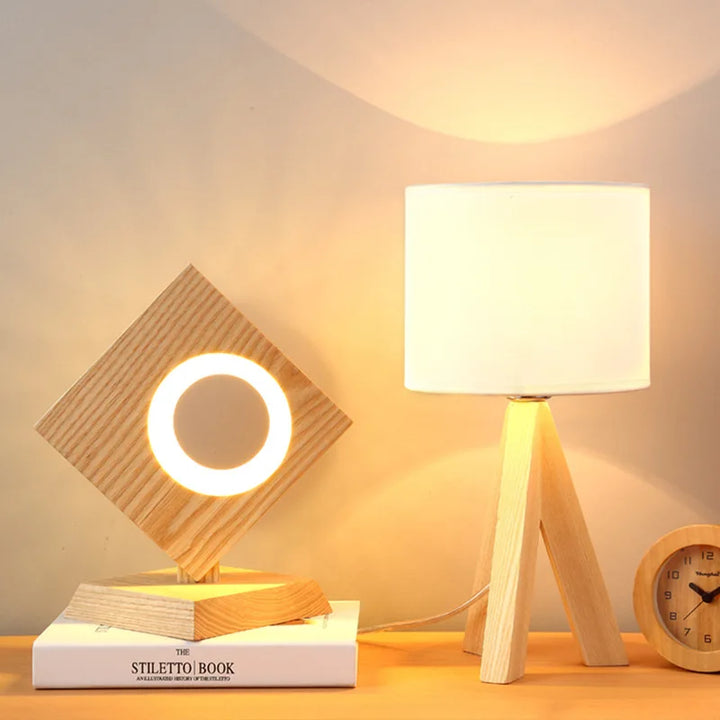 Moderne Træbordlampe med Varmt Lys