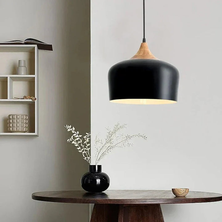 Blomstformet Pendellampe i Metal og Glas med Blødt Lys