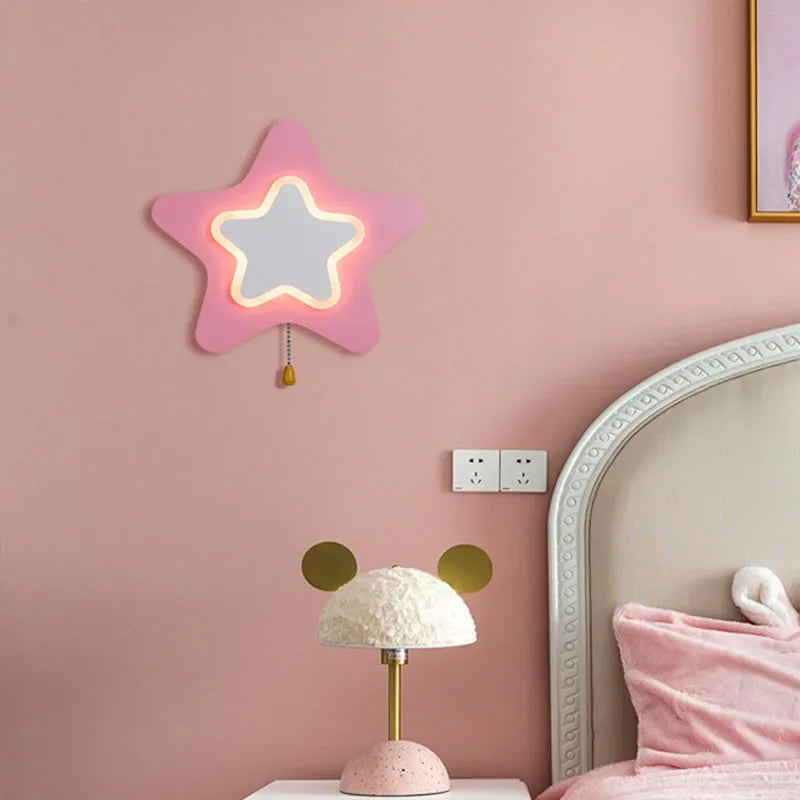 LED Væglampe til Børneværelser - Legende Design med Blødt Lys