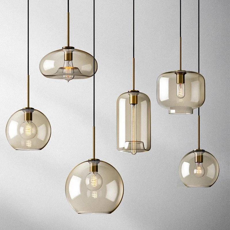 Skandinavisk Pendellampe med Varmt Lys og Minimalistisk Design