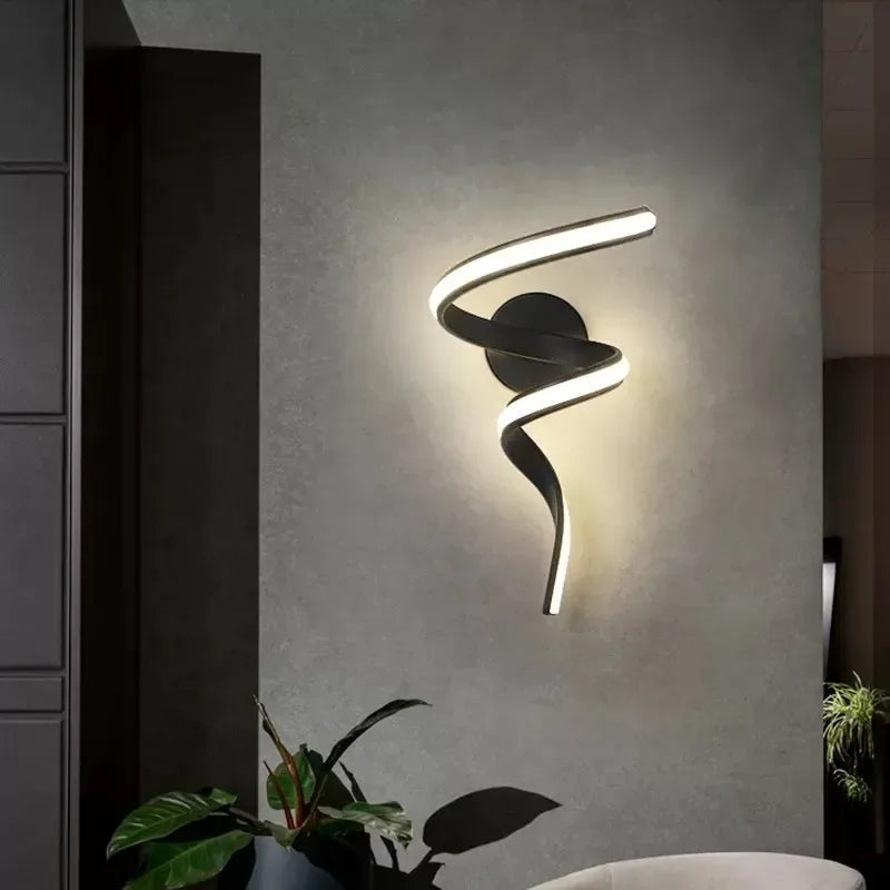 Moderne Spiral LED Væglampe i Jern og Aluminium
