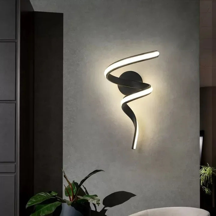 Moderne Spiral LED Væglampe i Jern og Aluminium