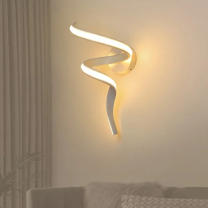 Moderne Spiral LED Væglampe i Jern og Aluminium