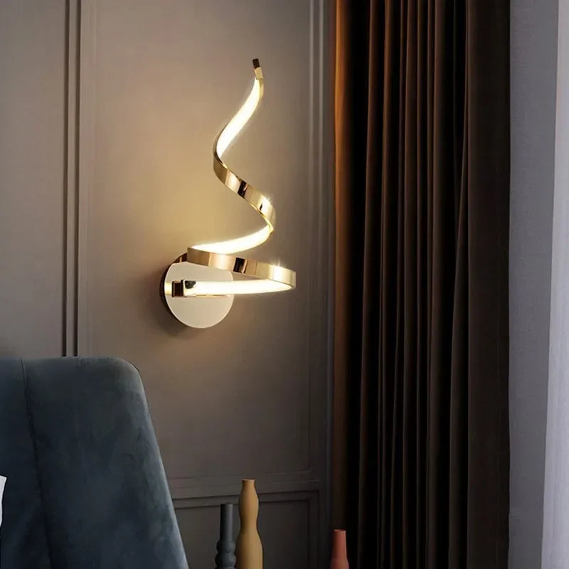 Moderne Spiral LED Væglampe i Jern og Aluminium
