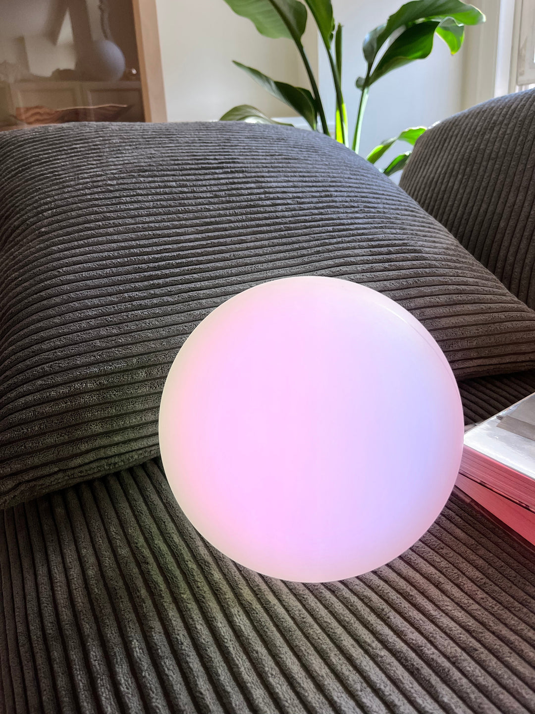 Trådløs LED Bordlampe med 16 Farver - Genopladelig og Vandtæt