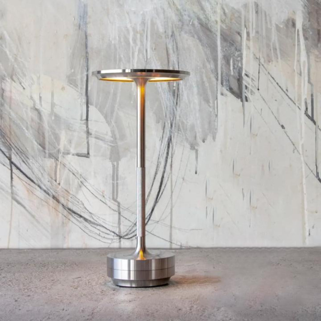 Genopladelig Trådløs Bordlampe med Dæmpbare Berøringskontroller og Justerbar Lysstyrke