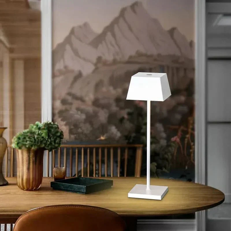 Genopladelig Touch Lampe med Justerbar Farvetemperatur