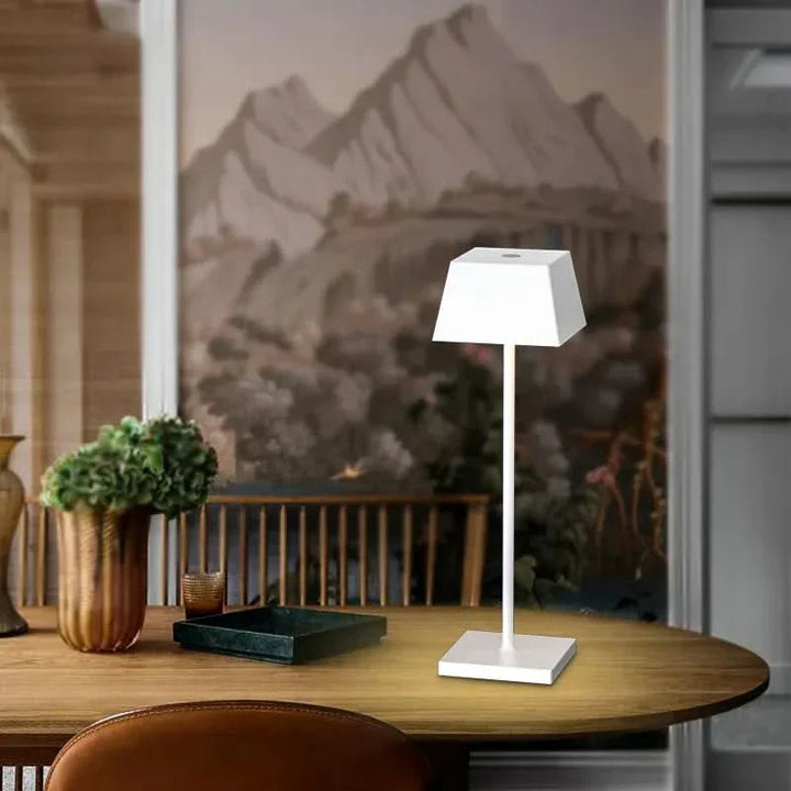 Genopladelig Touch Lampe med Justerbar Farvetemperatur