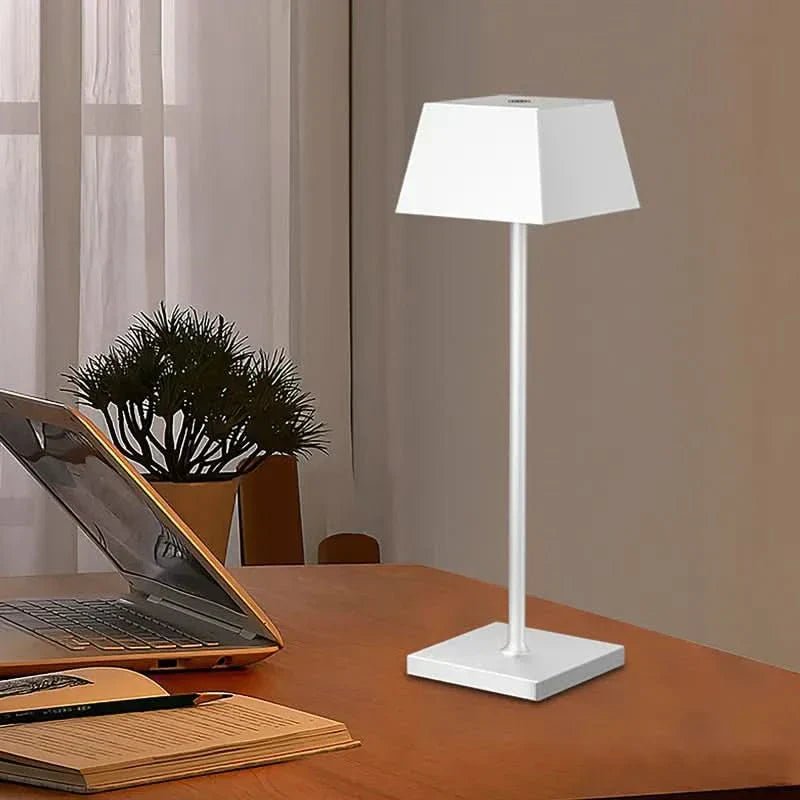 Genopladelig Touch Lampe med Justerbar Farvetemperatur