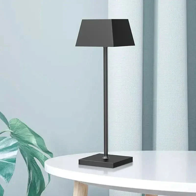 Genopladelig Touch Lampe med Justerbar Farvetemperatur