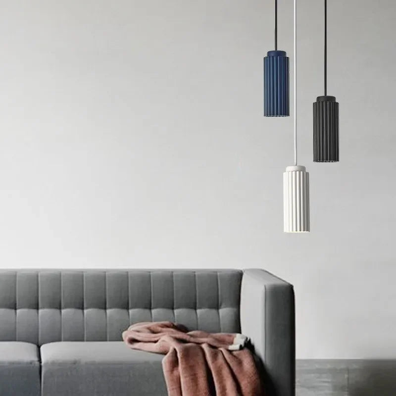 Stilfuld LED Pendellampe i Skandinavisk Design med Justerbar Højde