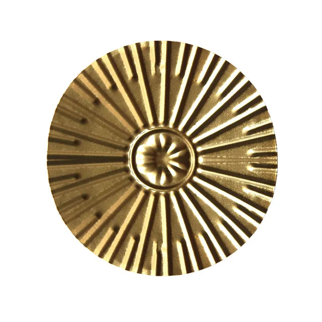Rundt Metal Vægophæng i Guld med Nordisk Design