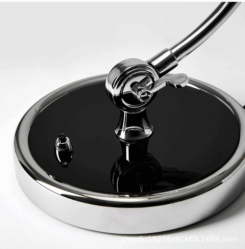 Bauhaus Metal Bordlampe i Minimalistisk Design