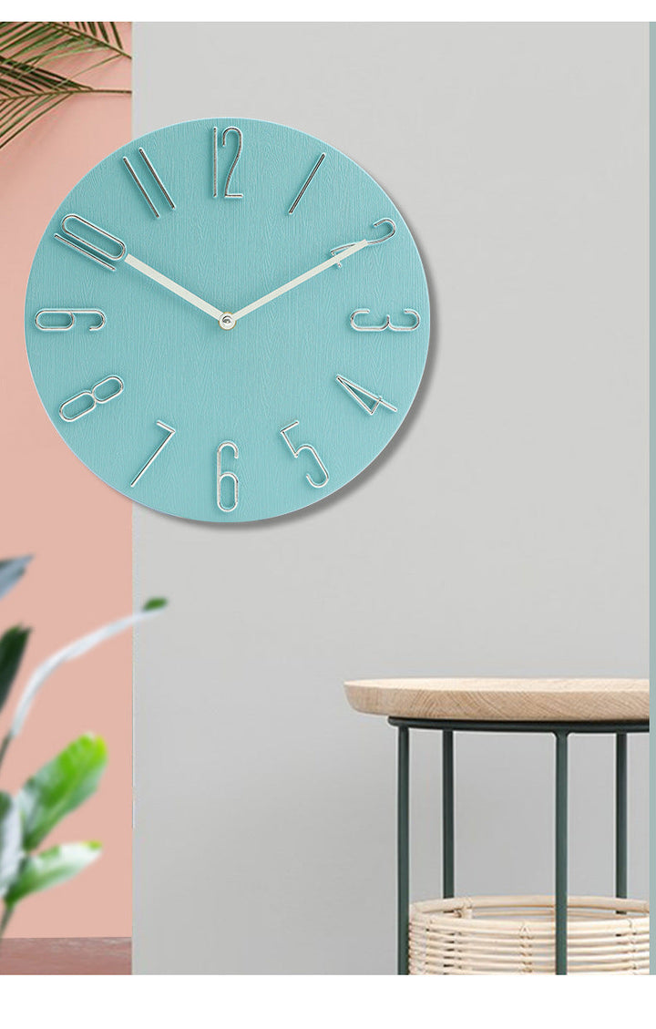 Minimalistisk MDF Vægur med Metalvisere i Naturlig Træfinish