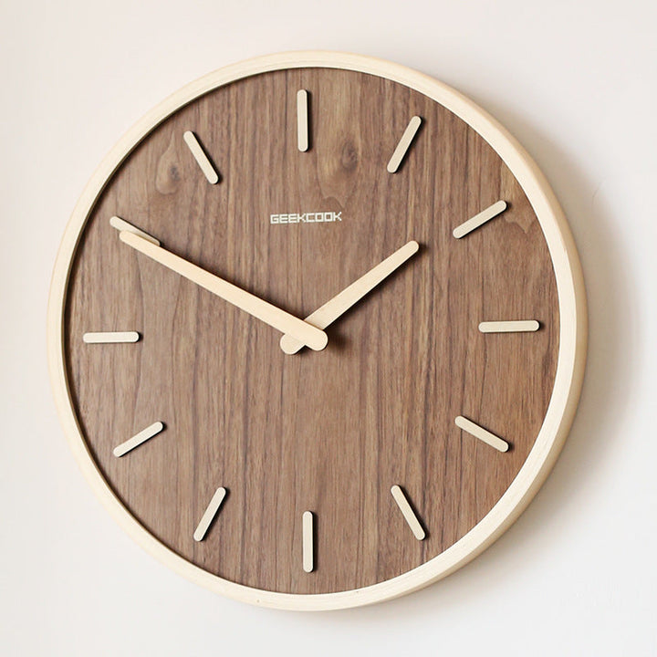 Minimalistisk Trævægur med Stille Kvartsurværk 30 cm