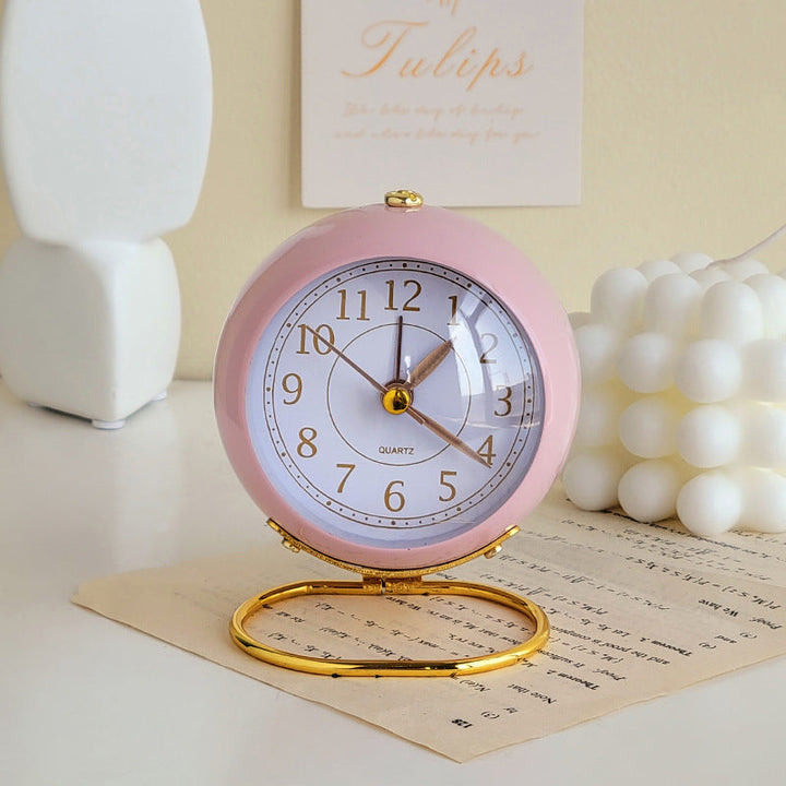 Vintage Rundt Analog Skrivebordsur i Elegant Design