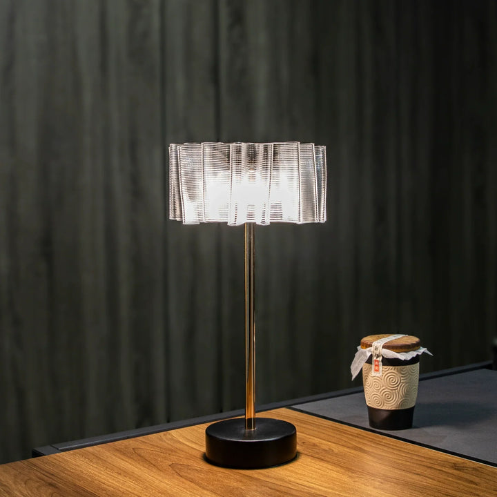 Genopladelig Plisseret Aluminium Bordlampe med Varm LED Belysning