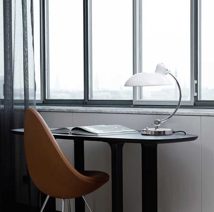 Bauhaus Metal Bordlampe i Minimalistisk Design