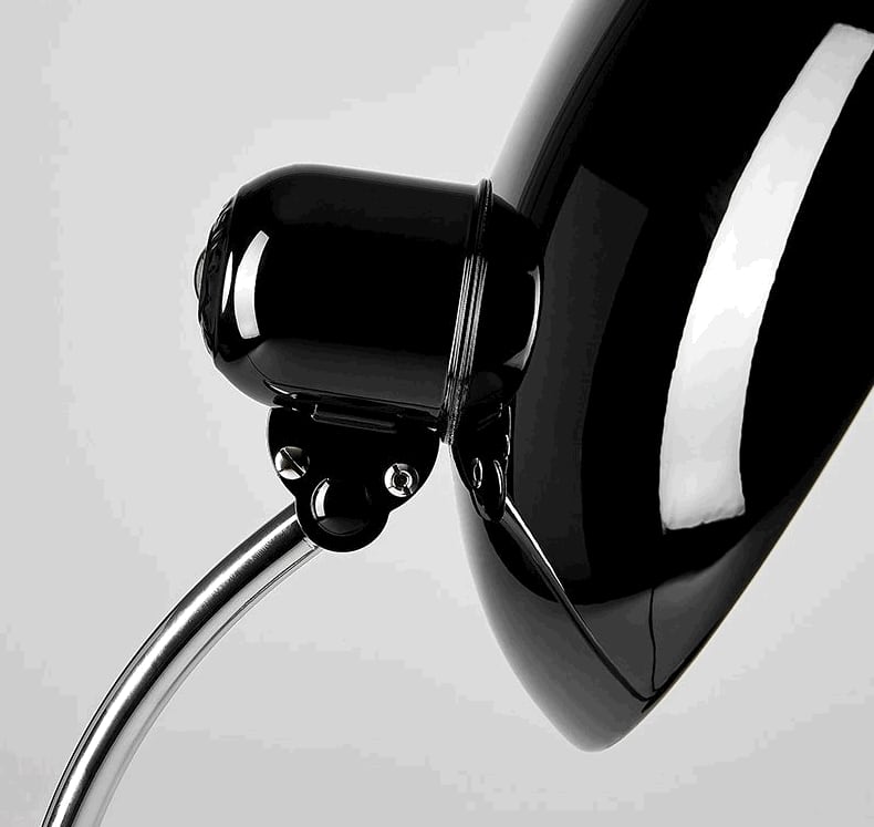 Bauhaus Metal Bordlampe i Minimalistisk Design